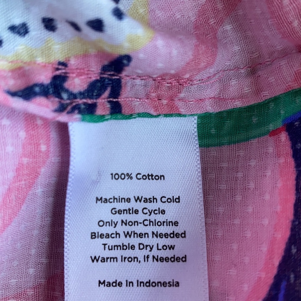 Beautiful Patterned Top! - image 5